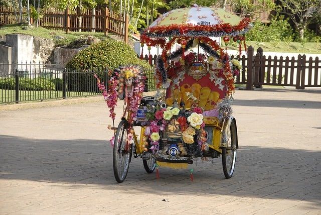 Alcohol in pedicabs is okay in California, for passengers only